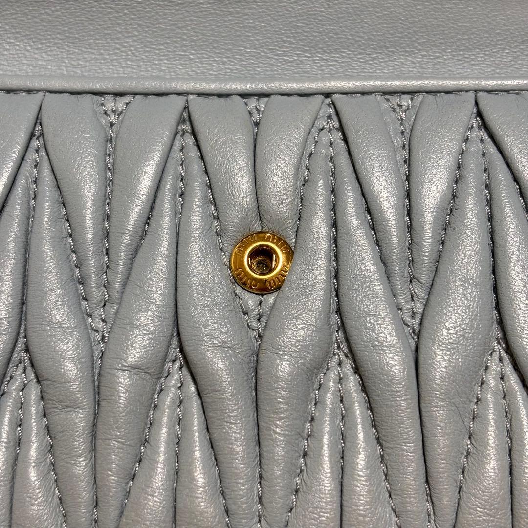 MIU MIU マテラッセ 折り財布 水色【極美品】