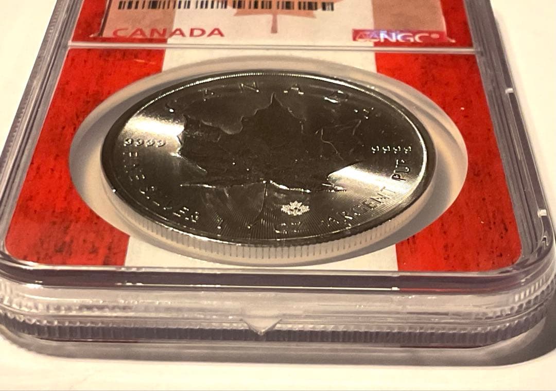メイプルリーフ銀貨 1オンス　2022年 NGC MS70 カナダ フラッグコア