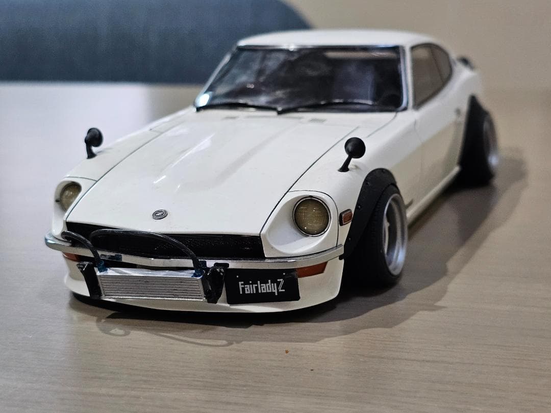 ignitionmodel　1/18　ニッサン フェアレディZ S30