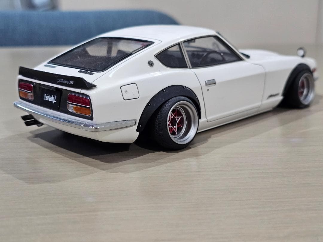 ignitionmodel　1/18　ニッサン フェアレディZ S30