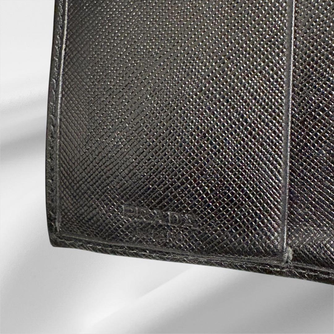 美品✨ PRADA プラダ 三つ折り財布 サフィアーノ ブラック 三角ロゴ
