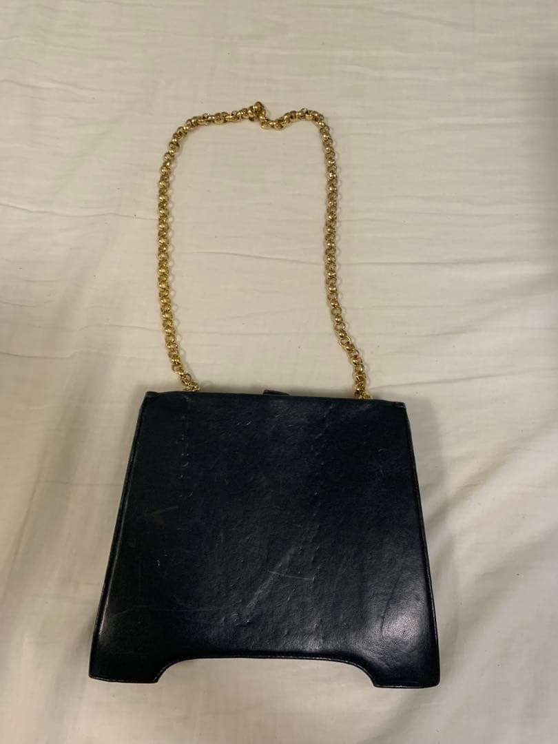 サルヴァトーレフェラガモ　ショルダーバッグ