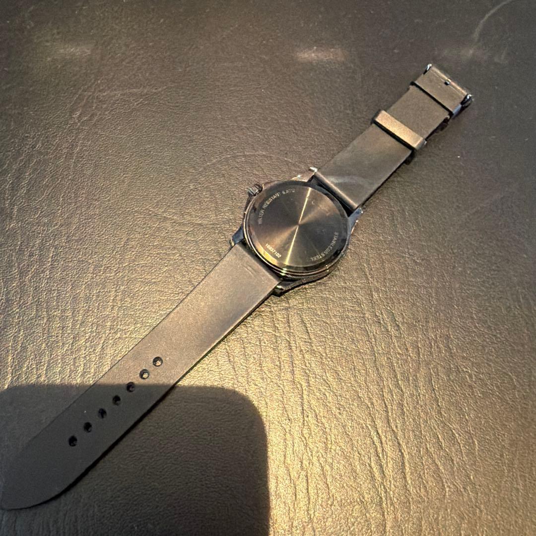 GUCCI ゴースト　REAL. リアルブラック ラバーバンド 腕時計　中古