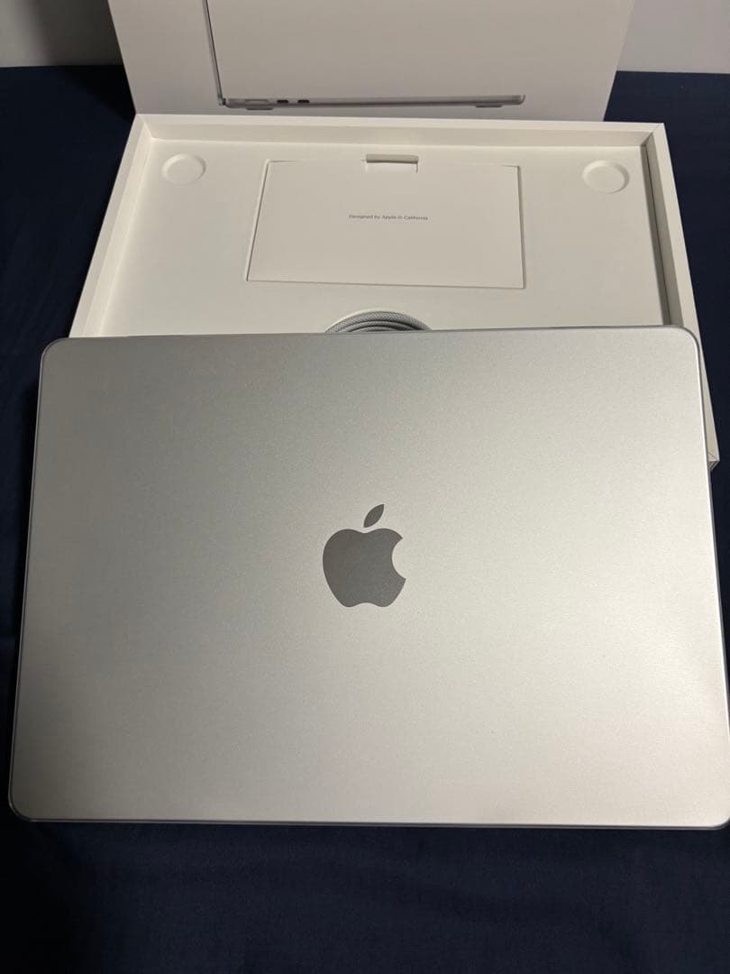 【美品】MacBook Air M3 メモリ8GB SSD256GB 2024