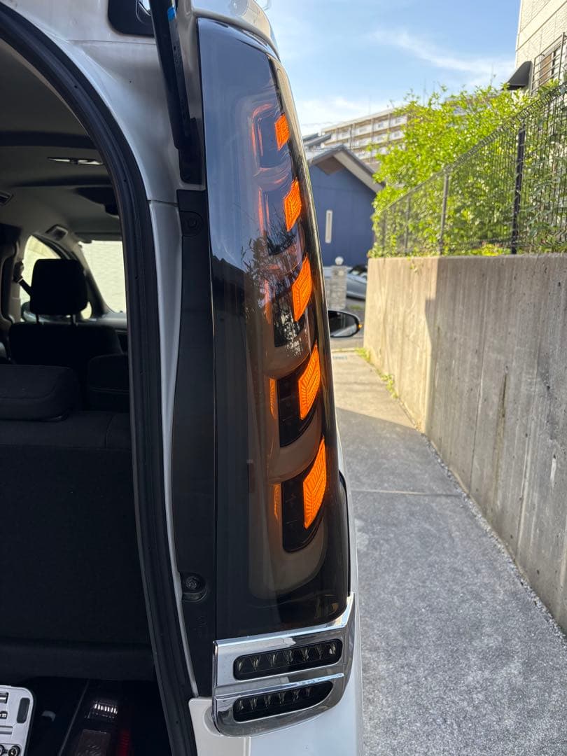 エスクァイア　ヴォクシー　ノア　80 85 メテオテール