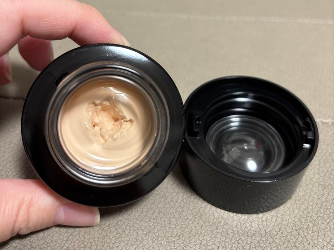 KANEBO LIVELY SKIN WEAR II 220 美品