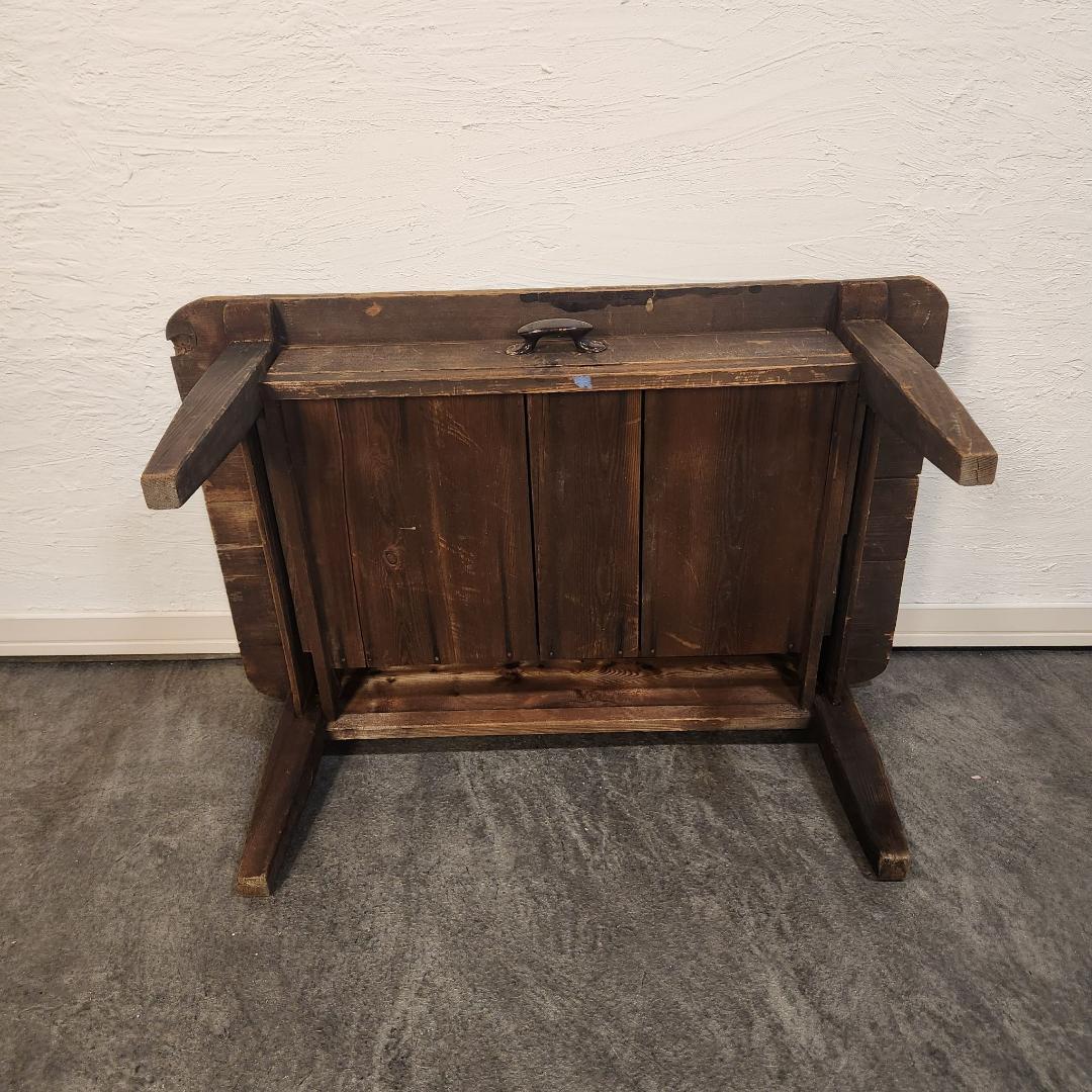 ノスタルジック　古材　ローテーブル 味のある打痕と塗装跡