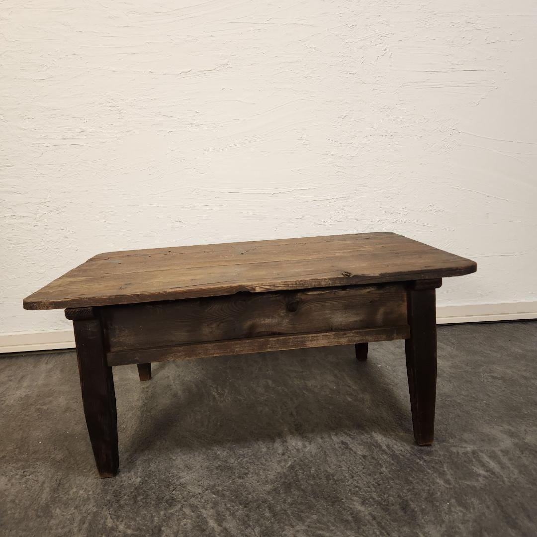 ノスタルジック　古材　ローテーブル 味のある打痕と塗装跡
