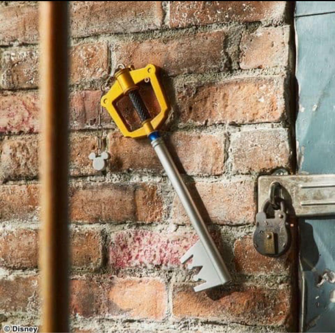 新品 KINGDOM HEARTS ライトアップキーブレード Ver. 2