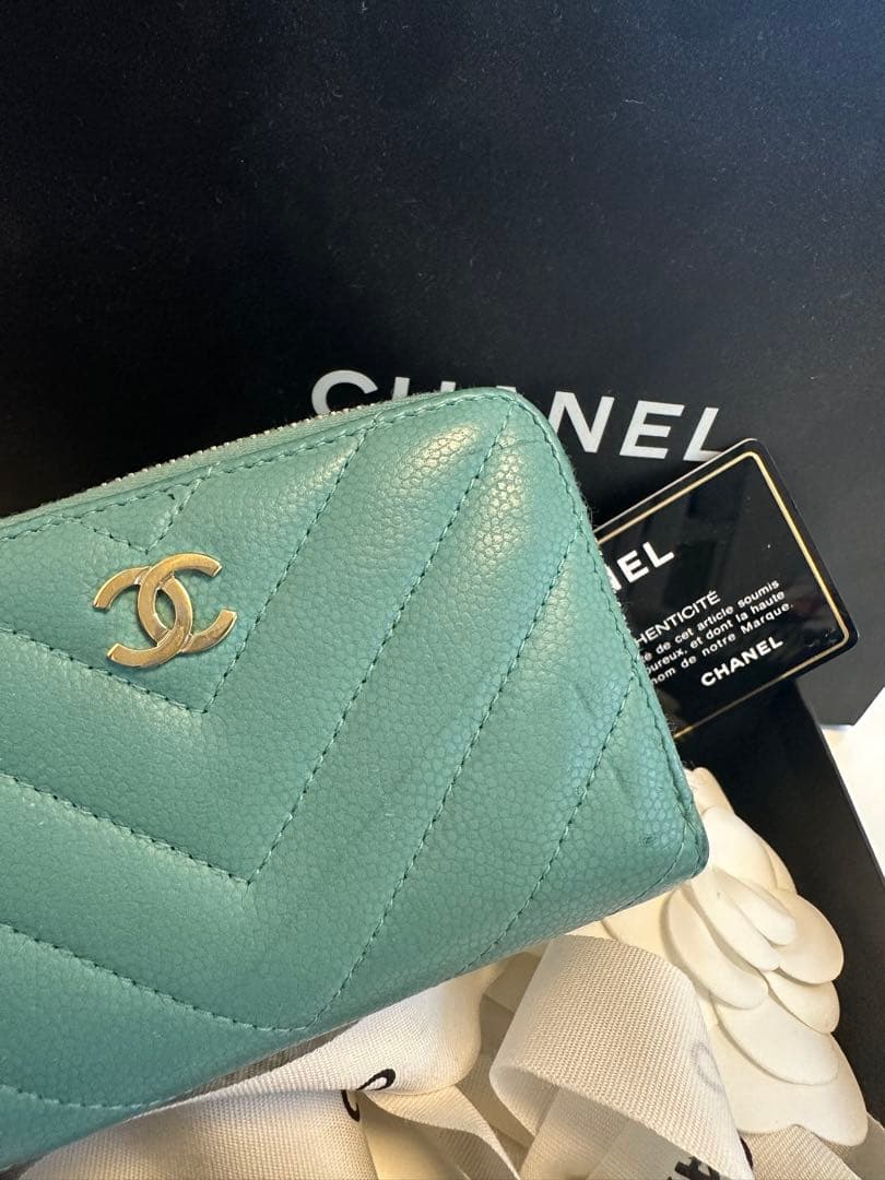 CHANEL ミントグリーン ケース