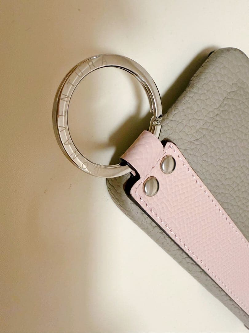 ボナベンチュラ ハンドル付き バックカバーケース iPhone16pro ピンク