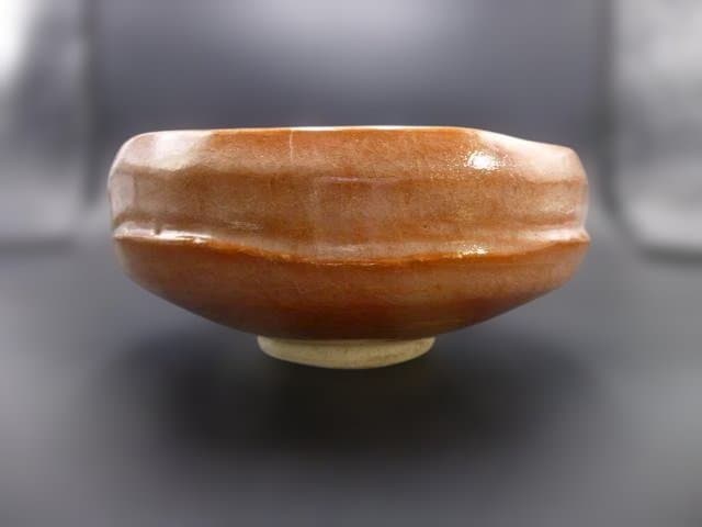 楽吉左衛門　十三代惺入　赤平茶碗／共箱・共布／楽吉左衛門　十四代　覚入極め箱