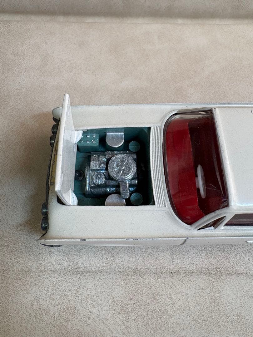 ヴィンテージミニカー　フォードリンカーン コンチネンタル 白　テクノ・デンマーク