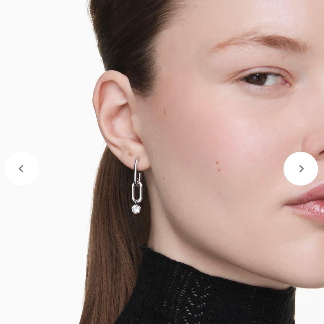新品！ SWAROVSKI 現行 ピアス スワロフスキー