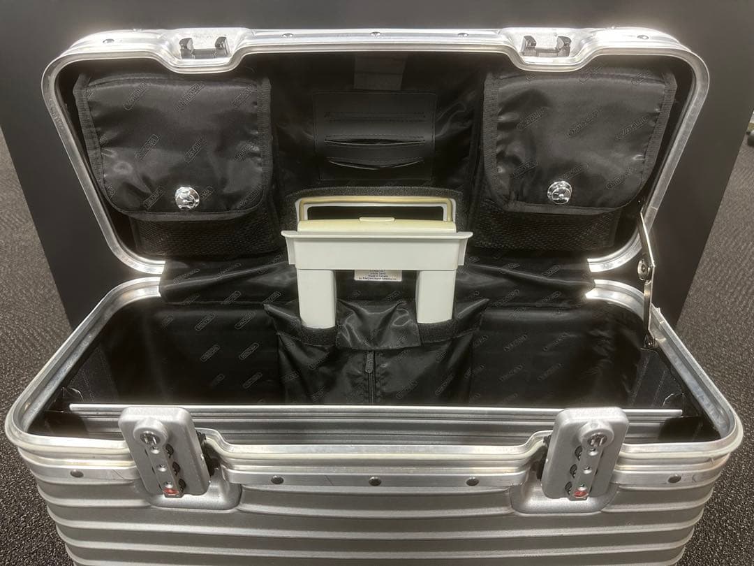 リモワ RIMOWA パイロット 34L 廃版希少品923.50.00.4