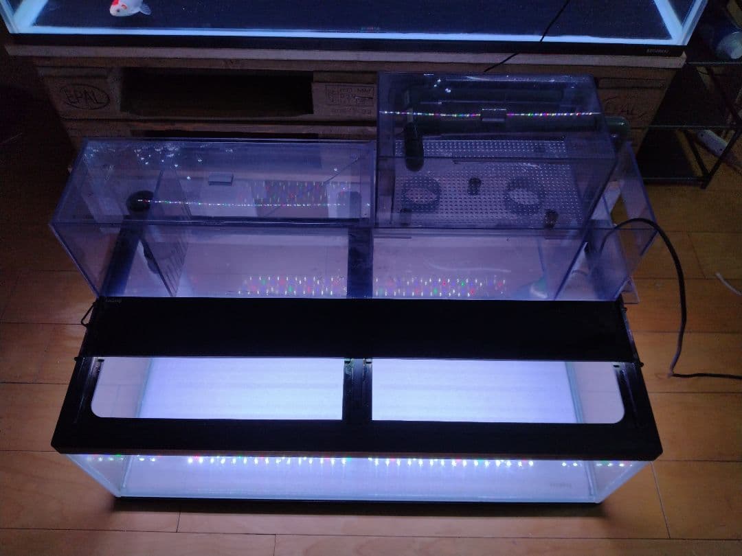 【引き取り限定】【大阪市】90cm水槽・上部フィルター・照明・ポンプの4点セット