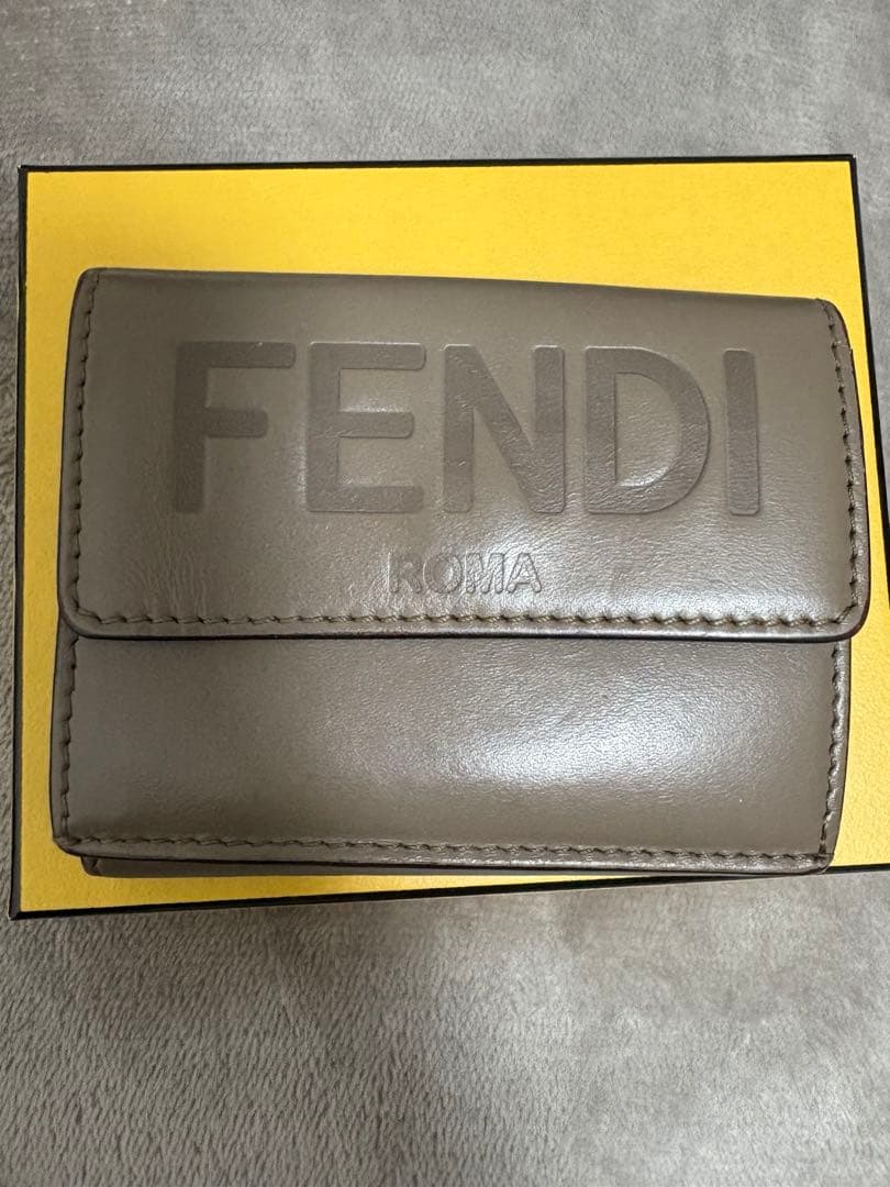 ☆FENDI☆ FENDI ROMA 三つ折り財布