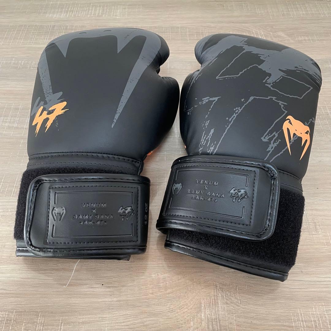 ★極美品★ Venum S47 ボクシング グローブ - ブラック/オレンジ