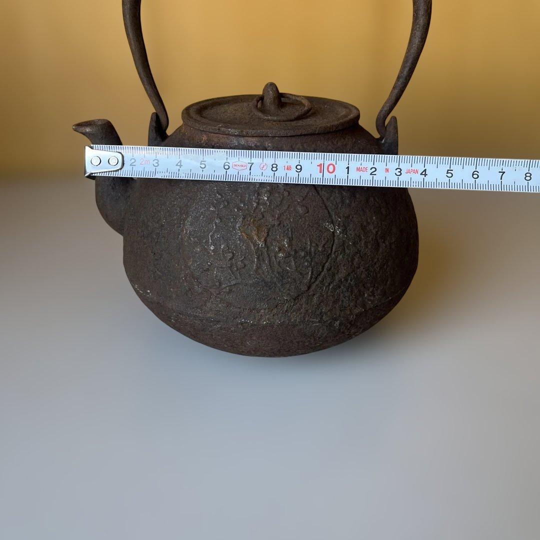鉄瓶　骨董品　松　竹　梅　図　鉄蓋遊環摘　水漏れ　無し