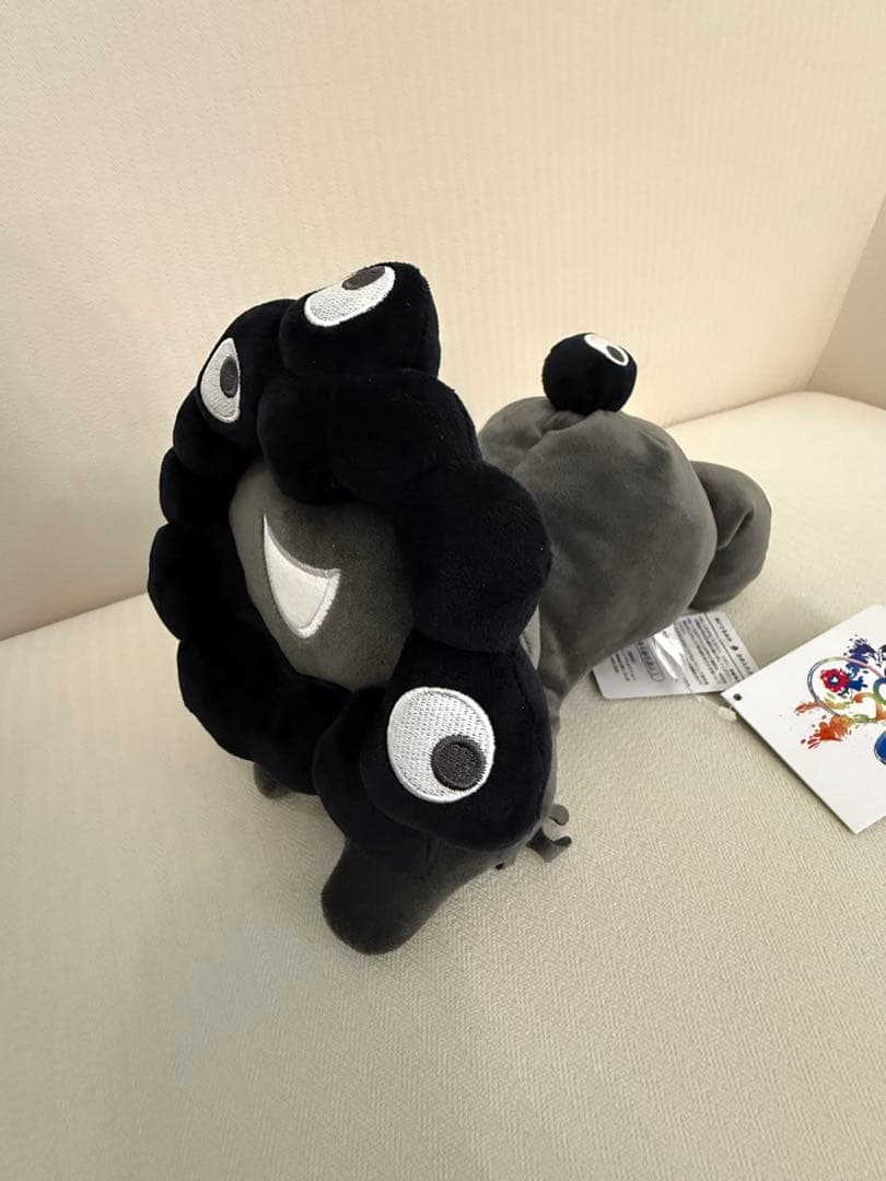 黒 ミャクミャク 這い型 ぬいぐるみ Mサイズ　関西万博