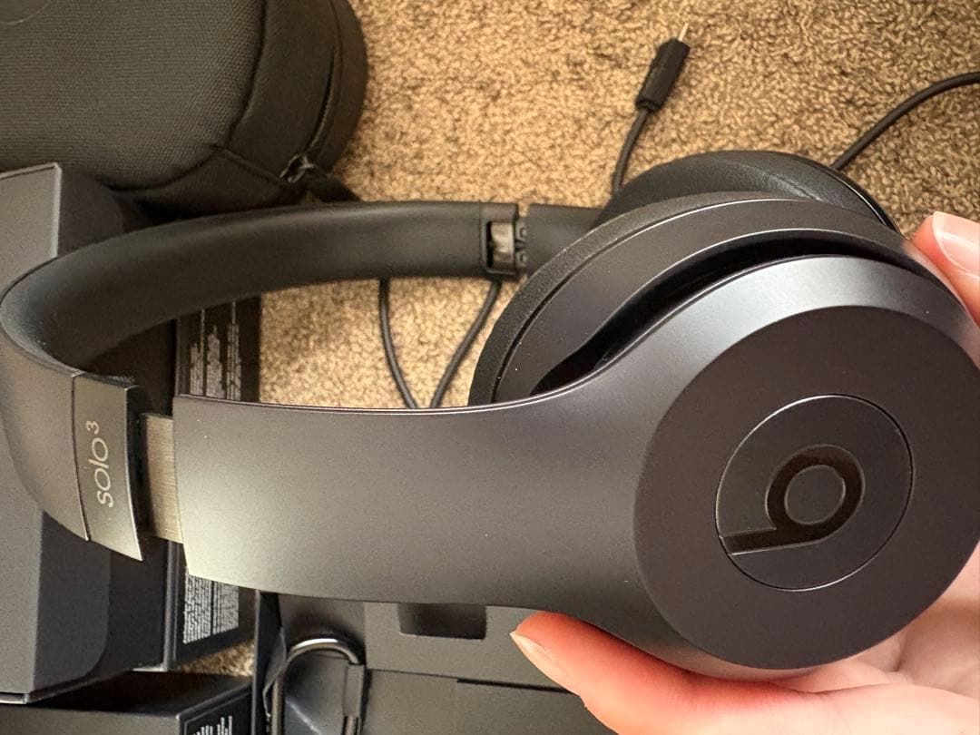 ころすけ ブルートゥースヘッドホン Beats Solo3 マットブラック