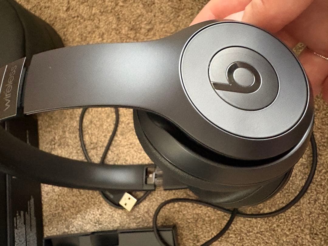 ころすけ ブルートゥースヘッドホン Beats Solo3 マットブラック