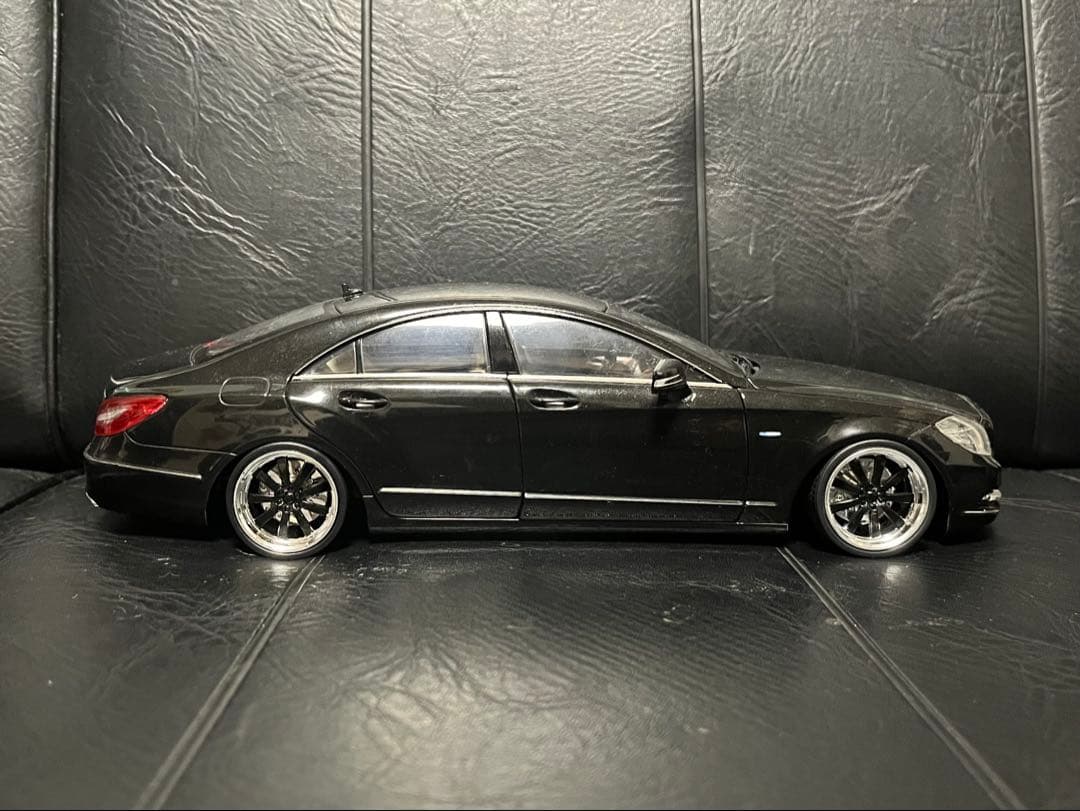 メルセデスベンツ　CLSクラス　1/18