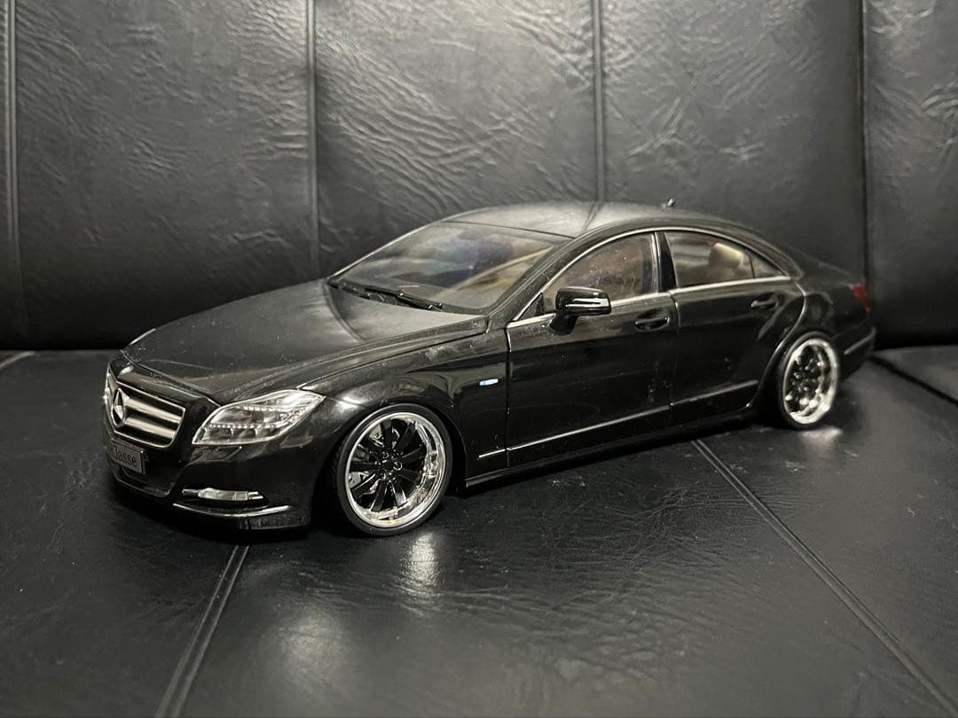メルセデスベンツ　CLSクラス　1/18