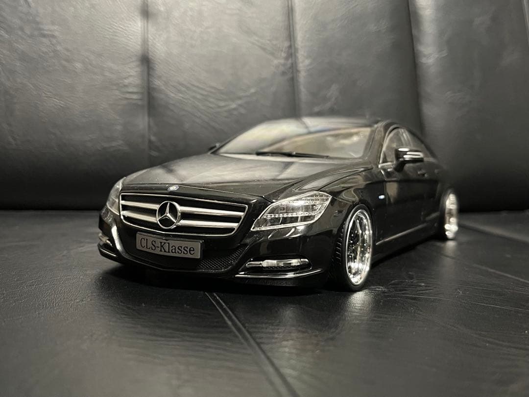 メルセデスベンツ　CLSクラス　1/18