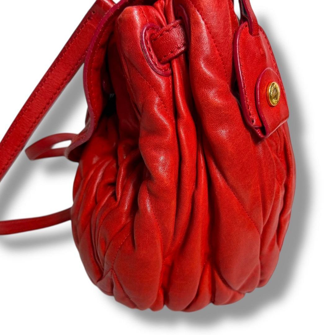 J7288 ミュウミュウ マテラッセ 2WAY ショルダーバッグ レッド Y2K