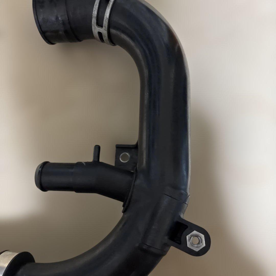 Ｌ880K純正インテークパイプ。