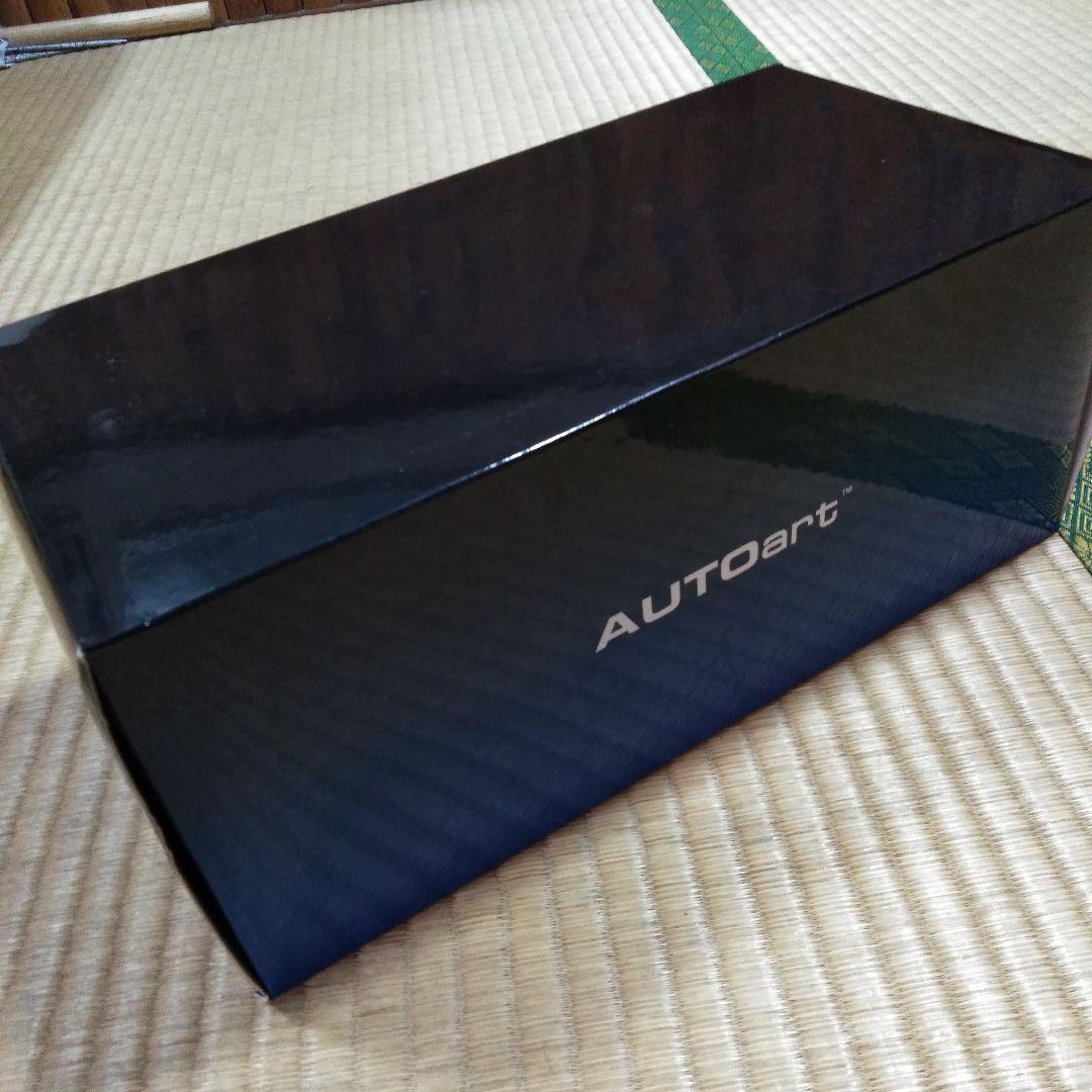 オートアート　スカイラインGT-R2000 1/18