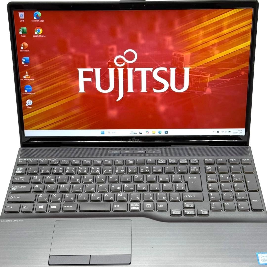 美品 富士通 ノートパソコン 第8世代i7 32GB NVMe512 起動16秒