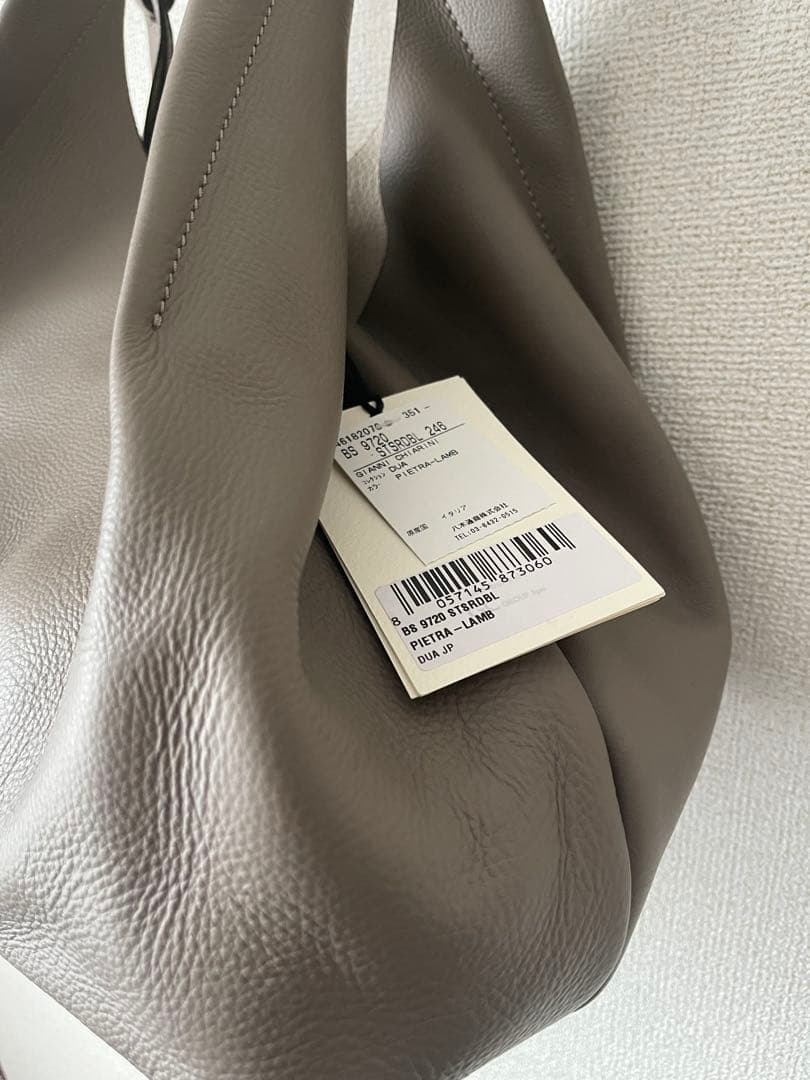 新品未使用タグ付ジャンニキアリーニショルダーバッグヨンアさん 銀座店