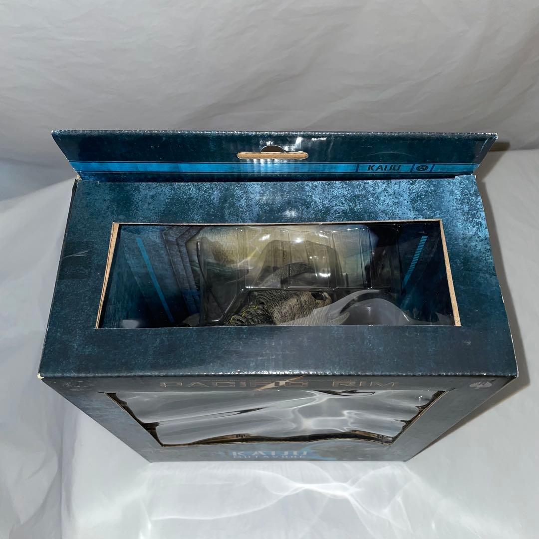 未開封 NECA PACIFIC RIM KAIJU MUTAVORE