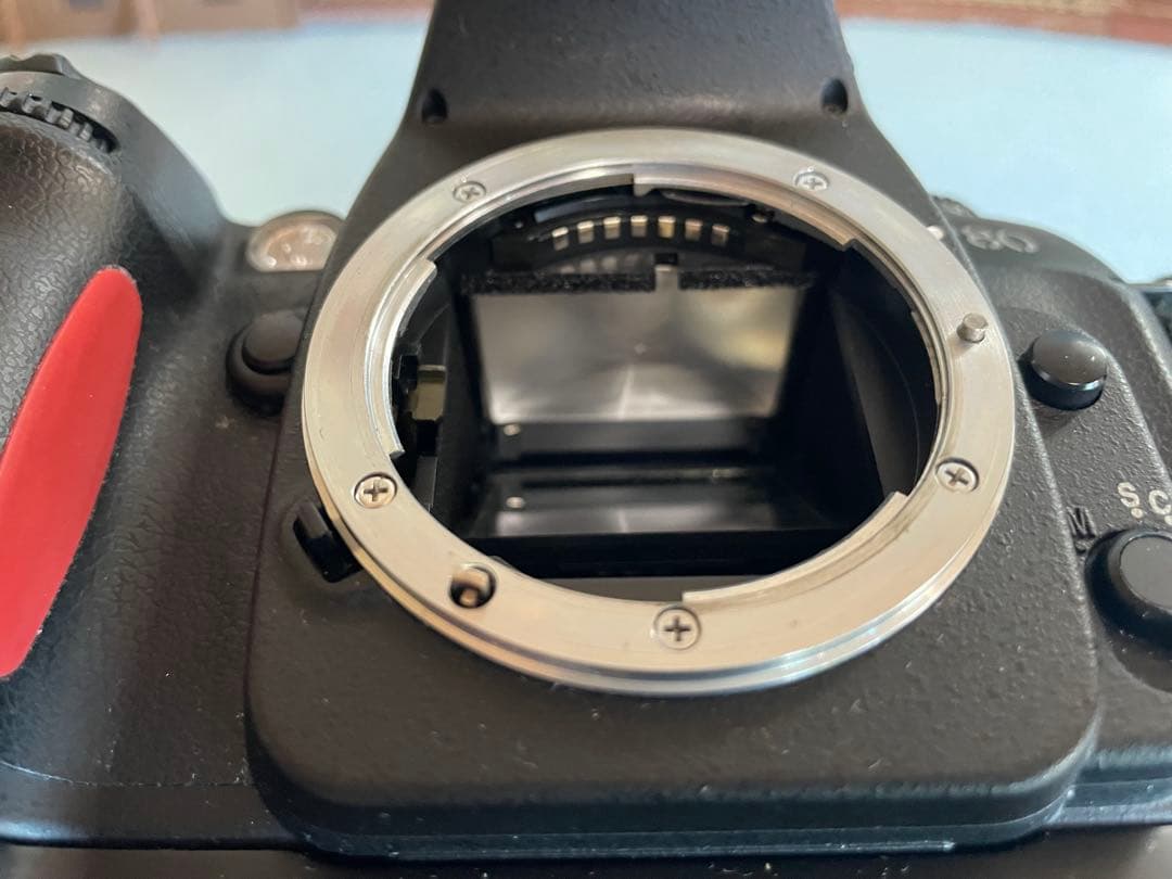 Nikon F80D MB-16付き