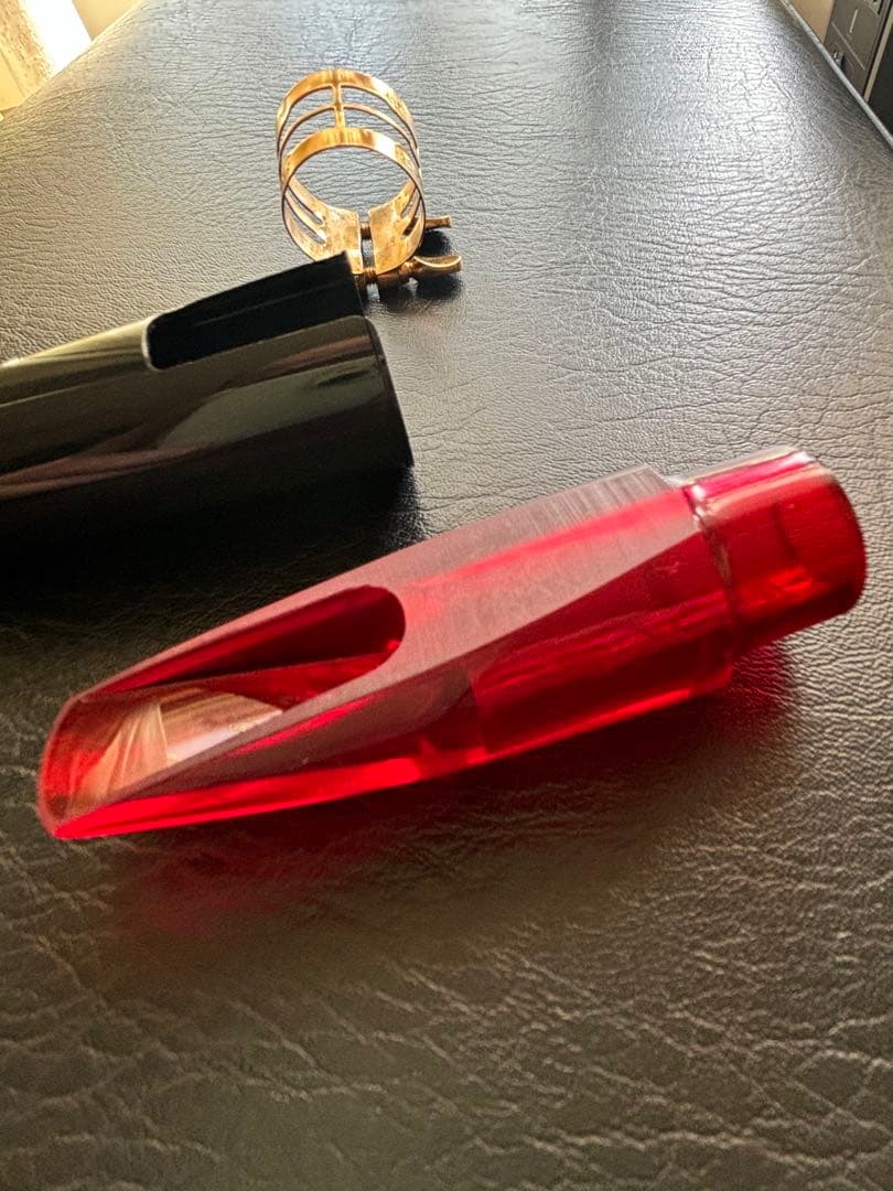 アルトサックス用　マウスピース　　赤