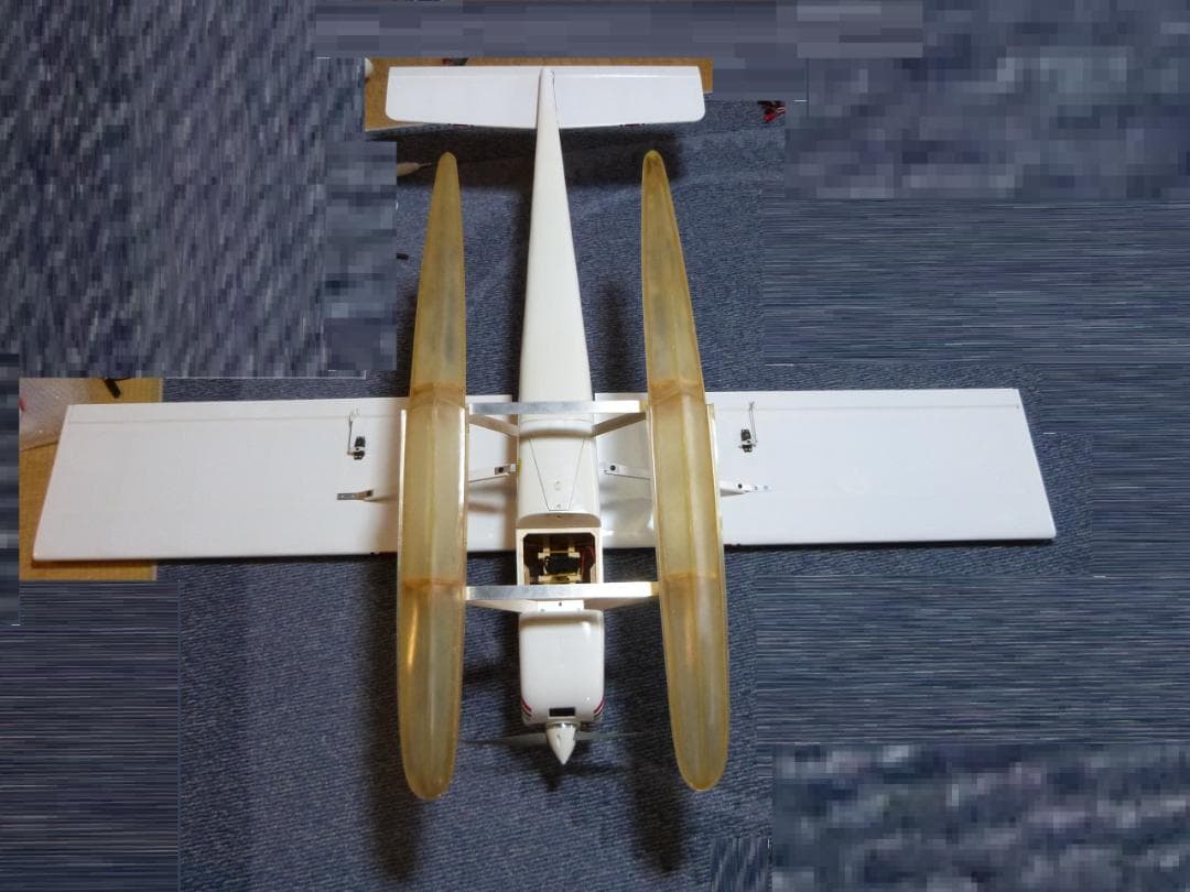 ラジコン飛行機　水上機　セスナ182セミスケール電動機　フロートプレーン