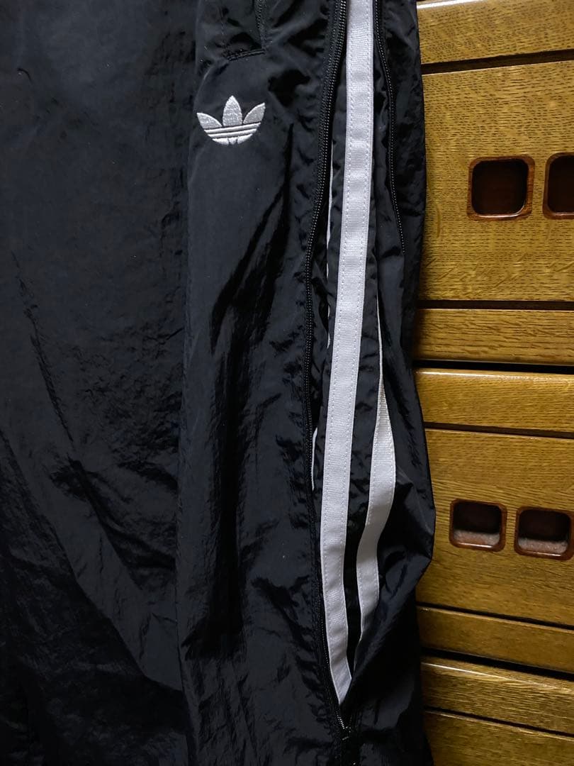 2025最新！adidas オリジナルス　ナイロンセットアップ　XL
