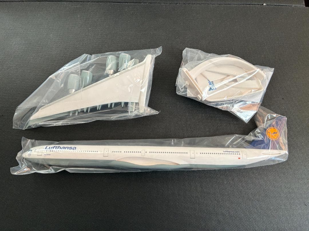 Lufthansa Airbus A340-600 1:200サイズ模型