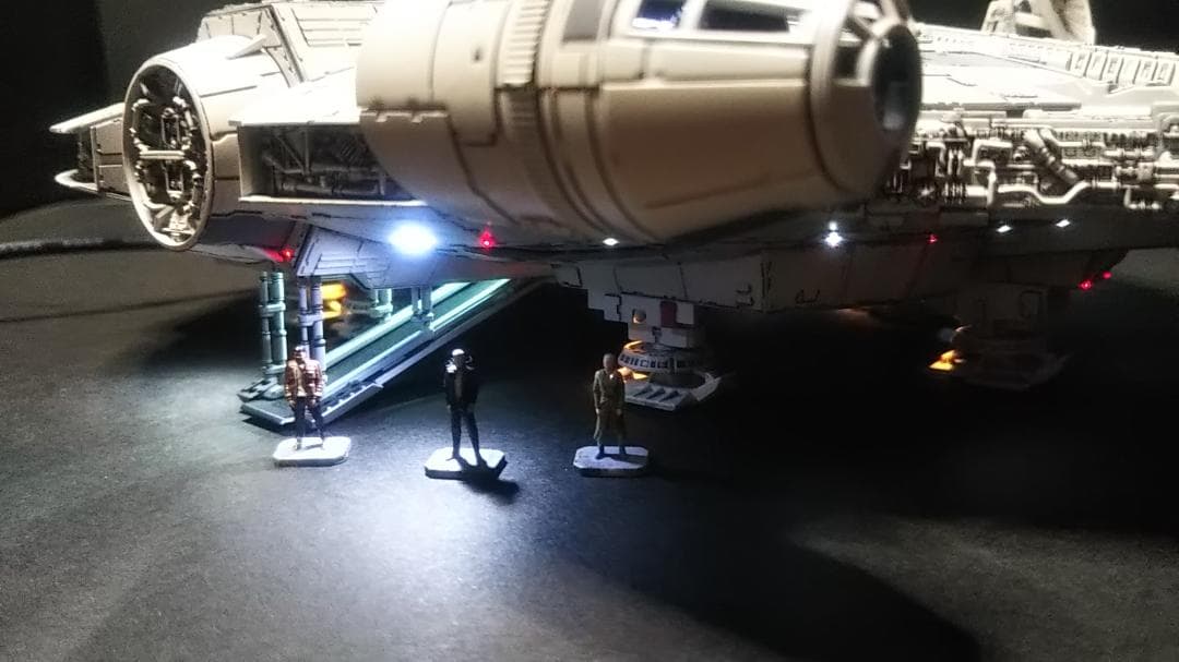 1/144 電飾改修 ミレニアムファルコン 塗装済完成品　 スターウォーズ