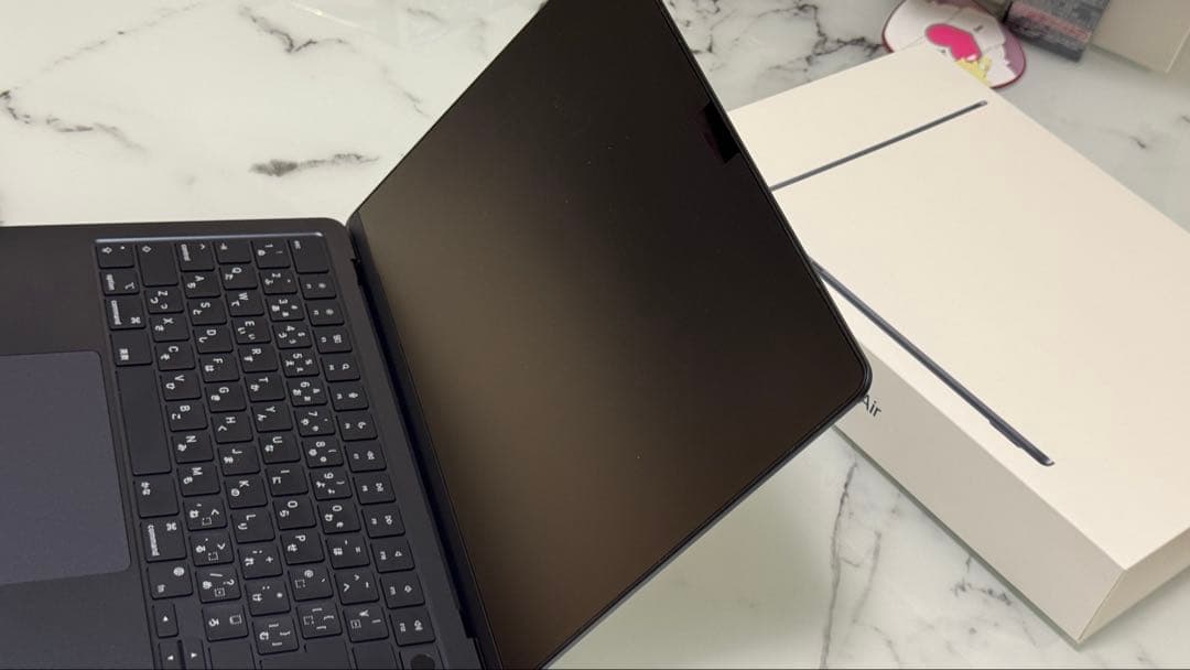 Apple MacBook Air 13インチ　M2チップ　16GB RAM