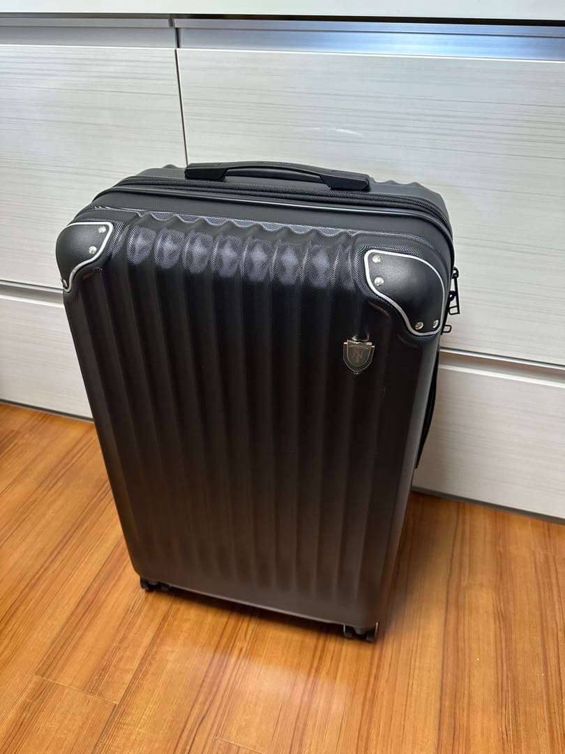 【超美品】スーツケース　Mサイズ 黒