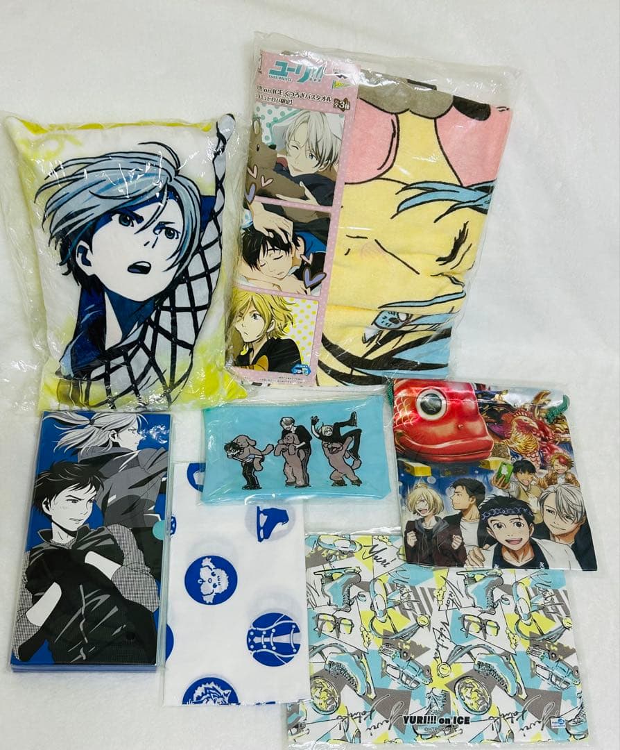 ユーリ!!! on ICE ぬいぐるみ　アクスタ　アクキー　ファイル　まとめ