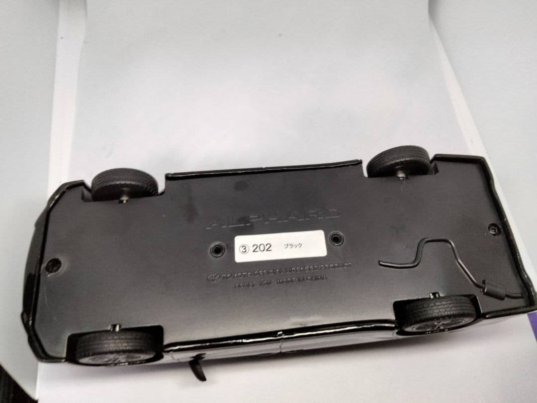 アルファード ミニカー　カラーサンプル