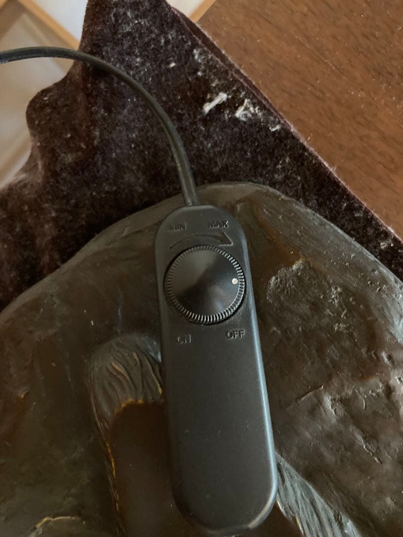 ステンドグラス　ブロンズ製女性と犬の彫刻ランプ