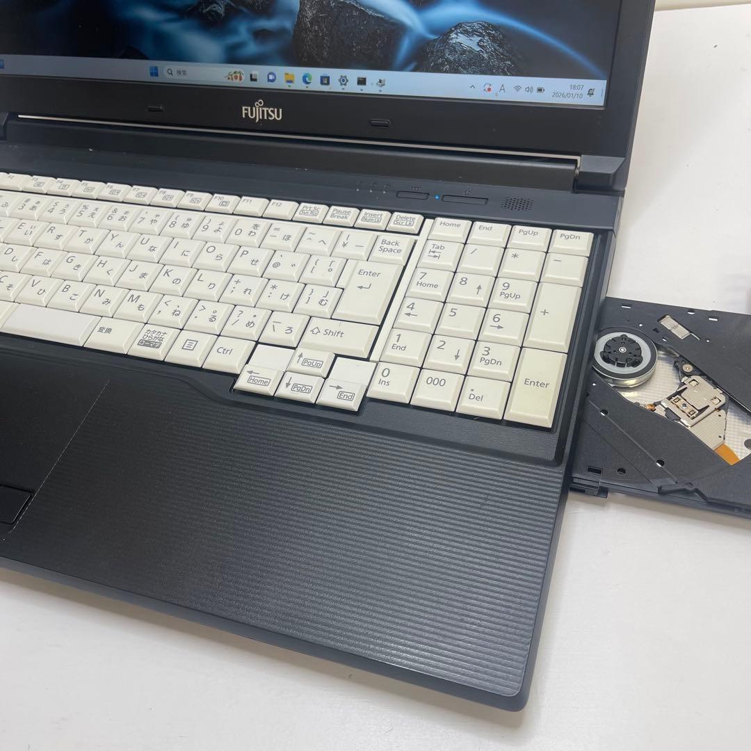 #766 富士通 Lifebook A748/S i5-8350U 8GB