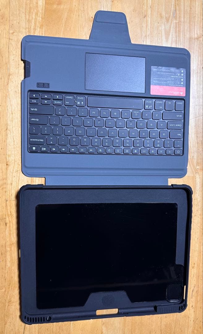 NILLKIN iPadM2 13インチ用 BTキーボードトラックパッド付き中古