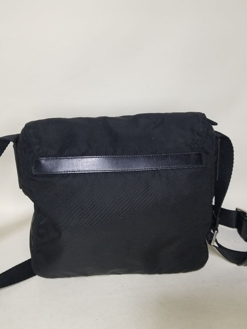 PRADA ブラック ショルダーバッグ 三角プレート 斜め掛け ナイロン