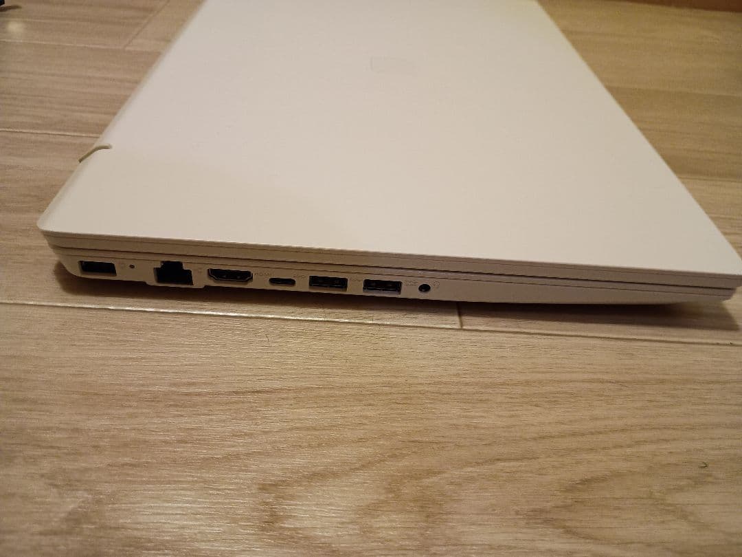 NEC LAVIE ホワイト ノートPCpc-N1550GAW-HE